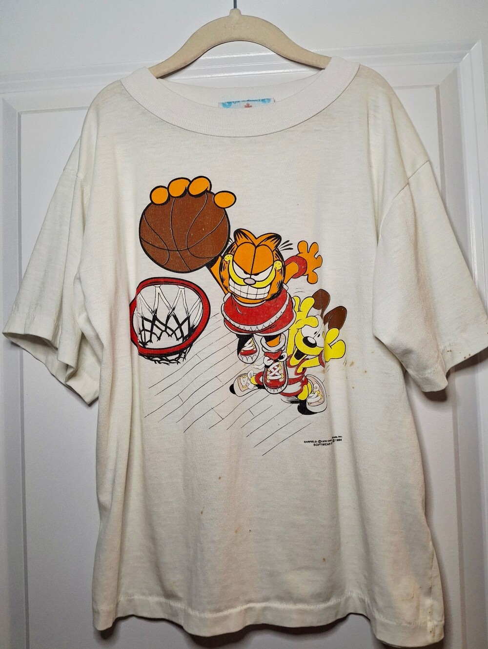 🇨🇦 Vintage 90s Garfield & Odie Basketball Youth Tee Made in Canada (M)
